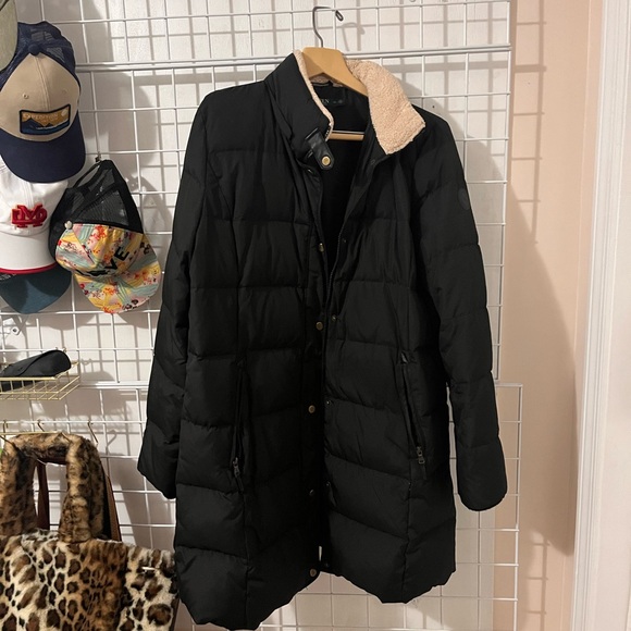 Women’s Black Puffer Coat - Picture 3 of 5